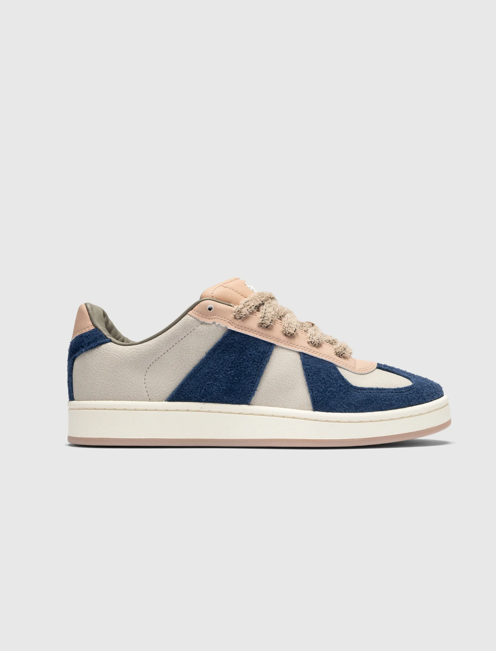 FOOTWEAR